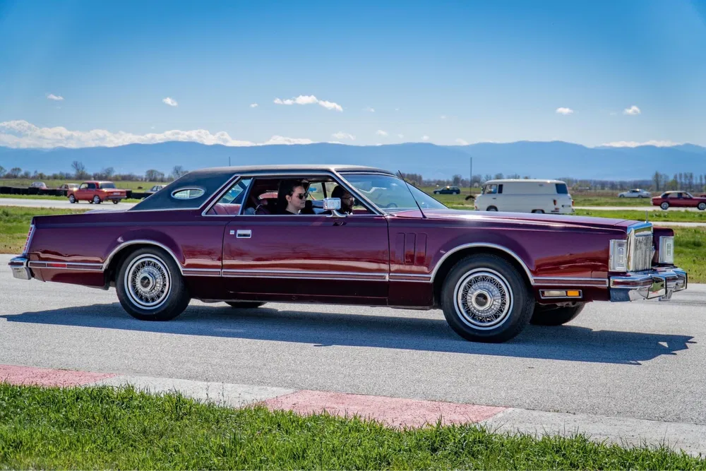 1971 Lincoln Continental Mark V For Rent