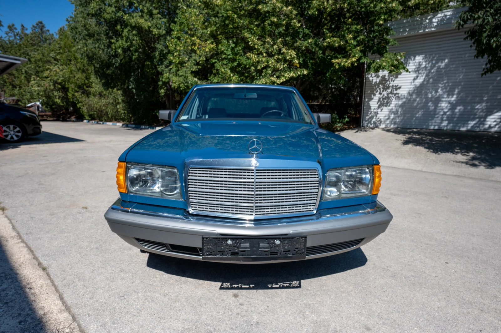 (1982) Mercedes-Benz W126 380 SEL – The Epitome of Luxury and Reliability