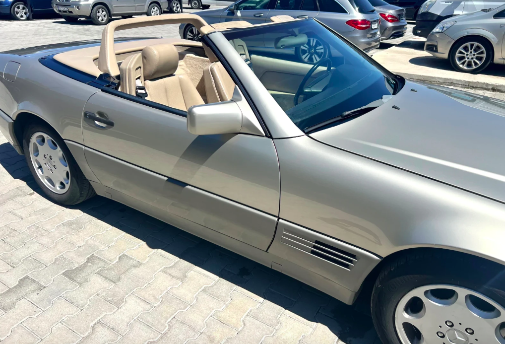 (1995) Mercedes-Benz SL 500 – A Timeless Roadster Icon