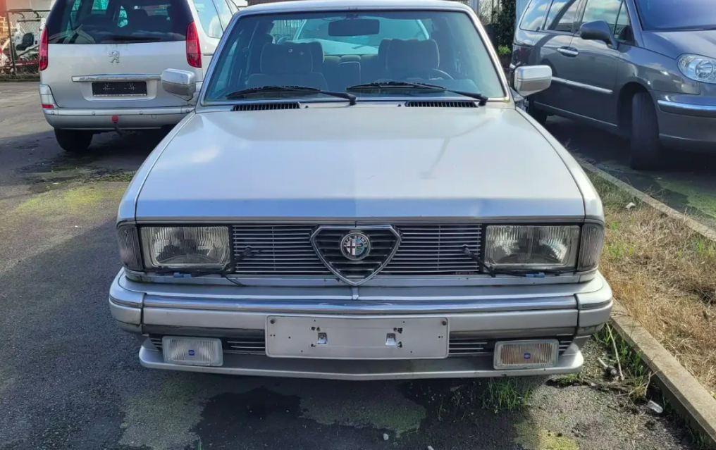 (1985) Alfa Romeo 6 – Italienische klassische Limousine mit Restaurierungspotenzial