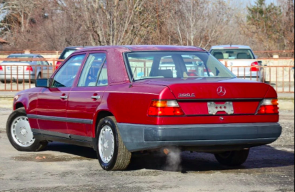 (1987) Mercedes-Benz W124 300E – A Timeless Executive Saloon in Exceptional Condition