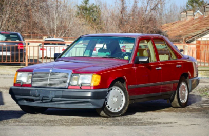 (1987) Mercedes-Benz W124 300E – A Timeless Executive Saloon in Exceptional Condition