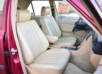 (1987) Mercedes-Benz W124 300E – A Timeless Executive Saloon in Exceptional Condition