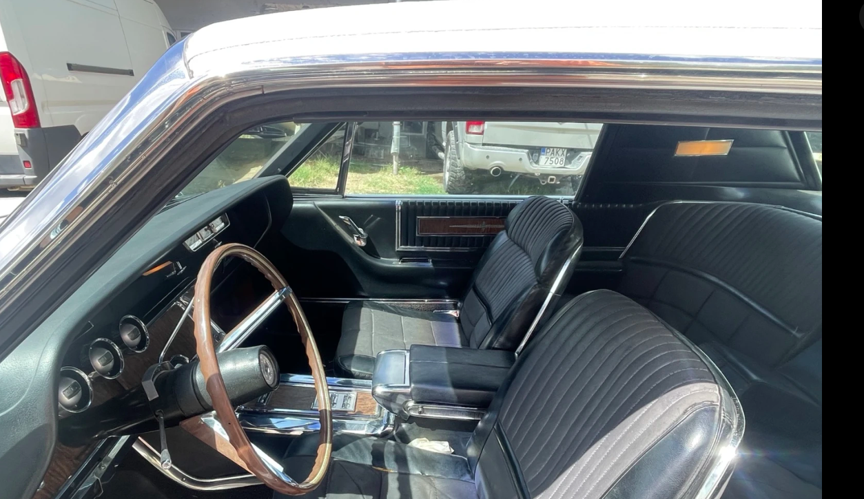 (1966) Ford Thunderbird – Klassieke Amerikaanse elegantie in wit