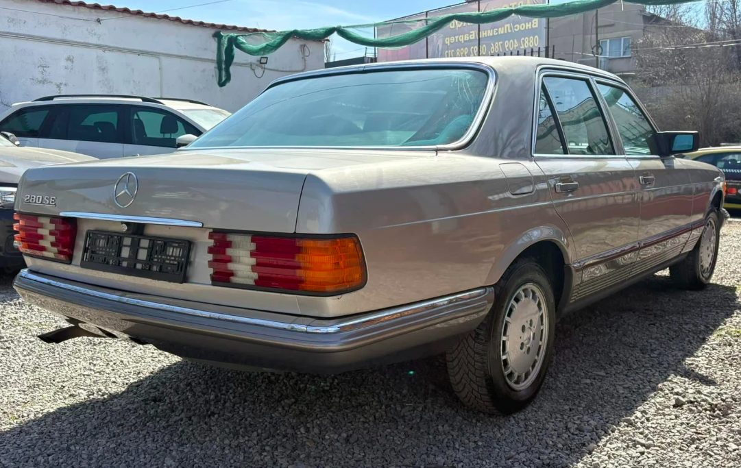 (1985) Mercedes-Benz 126 280SE – Een Klassieke Duitse Luxe Limousine