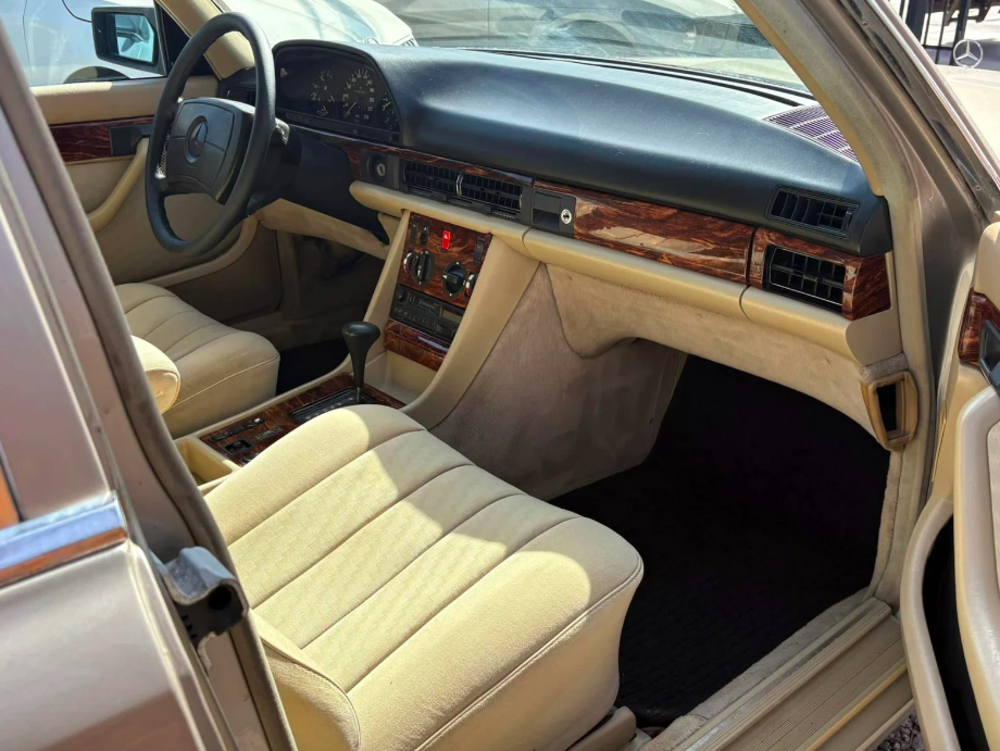(1985) Mercedes-Benz 126 280SE – Een Klassieke Duitse Luxe Limousine