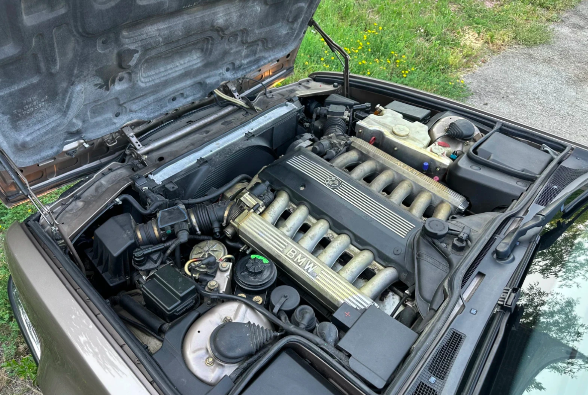 (1989) BMW E32 – Lusso Clásico con el Legendario Motor M70B50