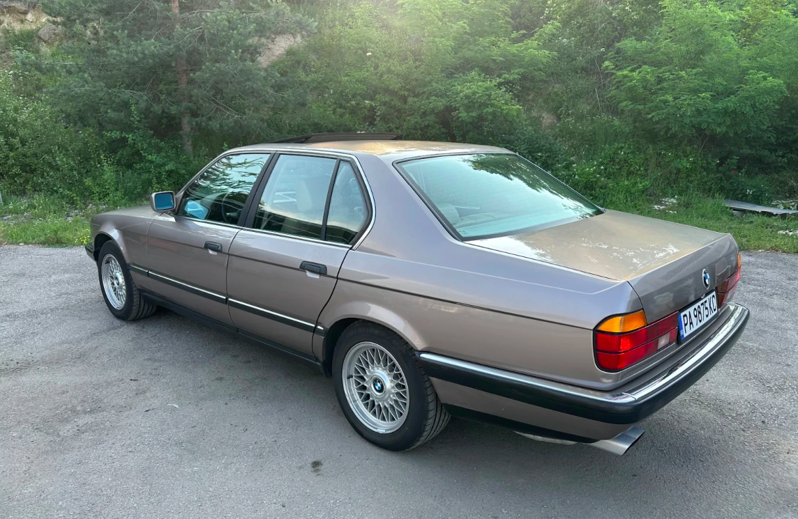 (1989) BMW E32 – Lusso Clásico con el Legendario Motor M70B50