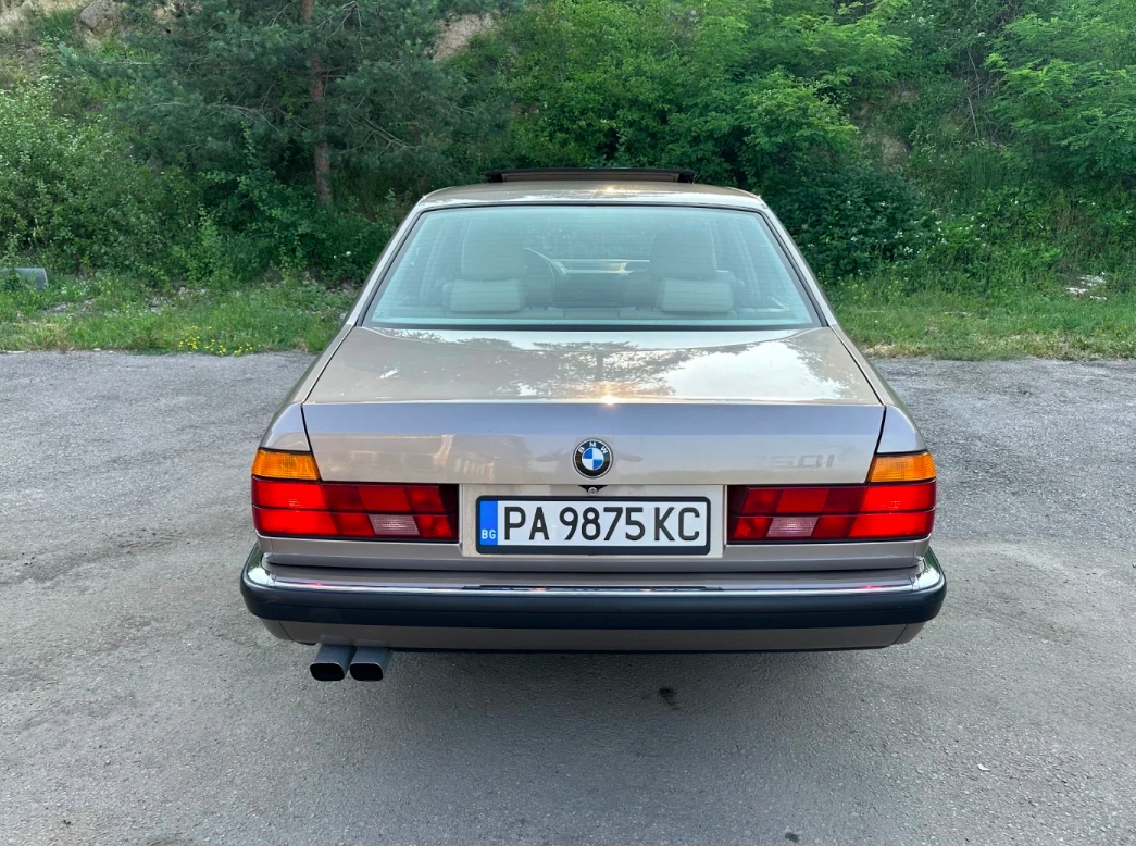 (1989) BMW E32 – Lusso Clásico con el Legendario Motor M70B50