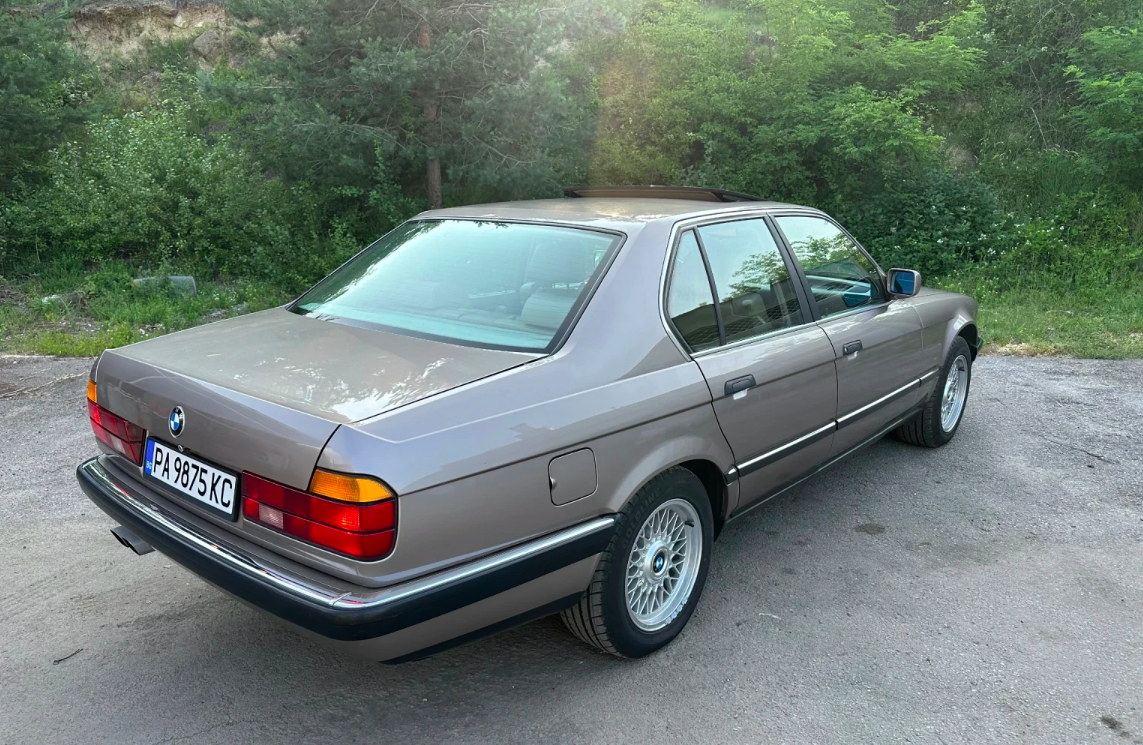 (1989) BMW E32 – Lusso Clásico con el Legendario Motor M70B50