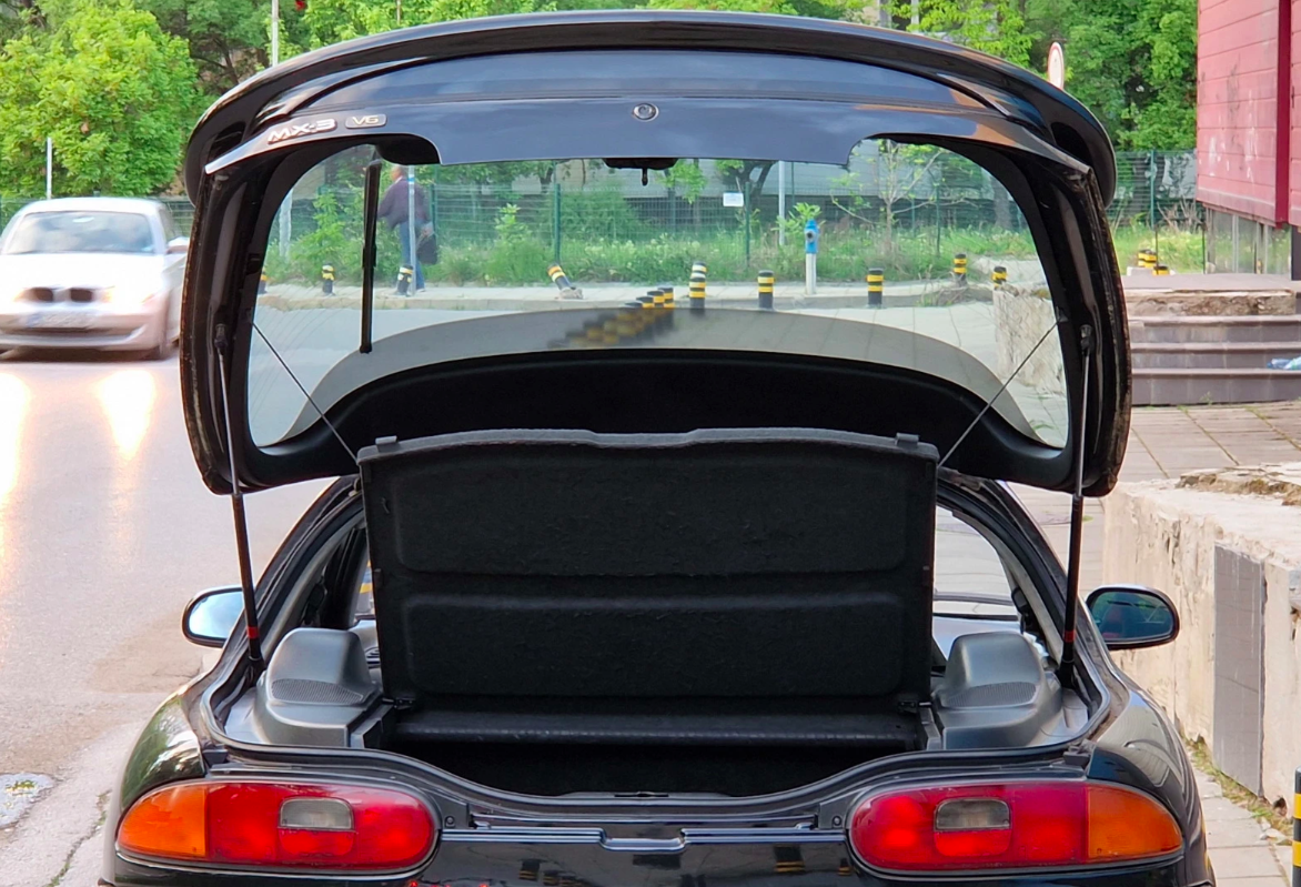 (1991) Mazda MX-3 V6 – A Rare Japanese Sports Classic Car